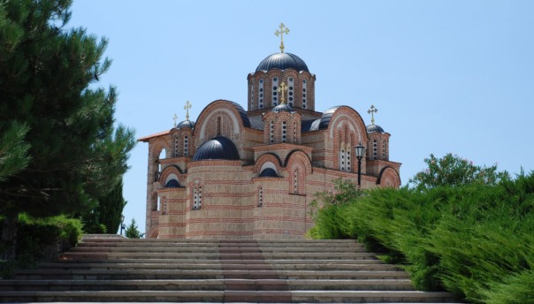 Novi graditeljski poduhvat Emira Kusturice: Trebinjska Crkvina kao Sveta gora