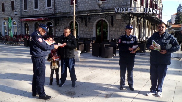 Petarde nisu igračke