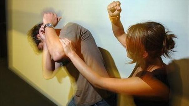 Nanijele povrede suprugu i ocu