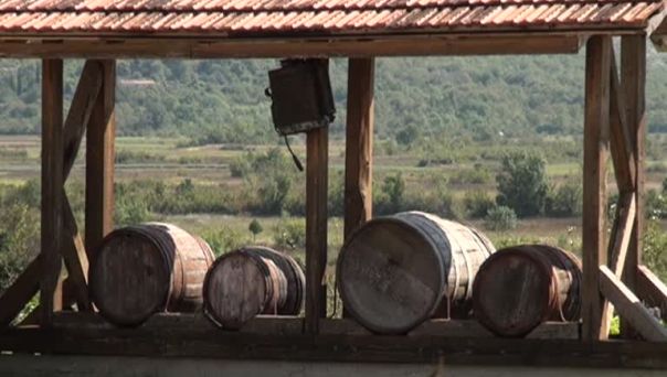 Vlada Srpske gasi male vinarije?