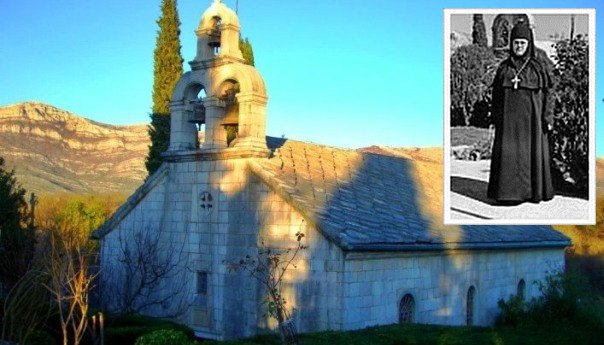 Upokojila se igumanija Teodora