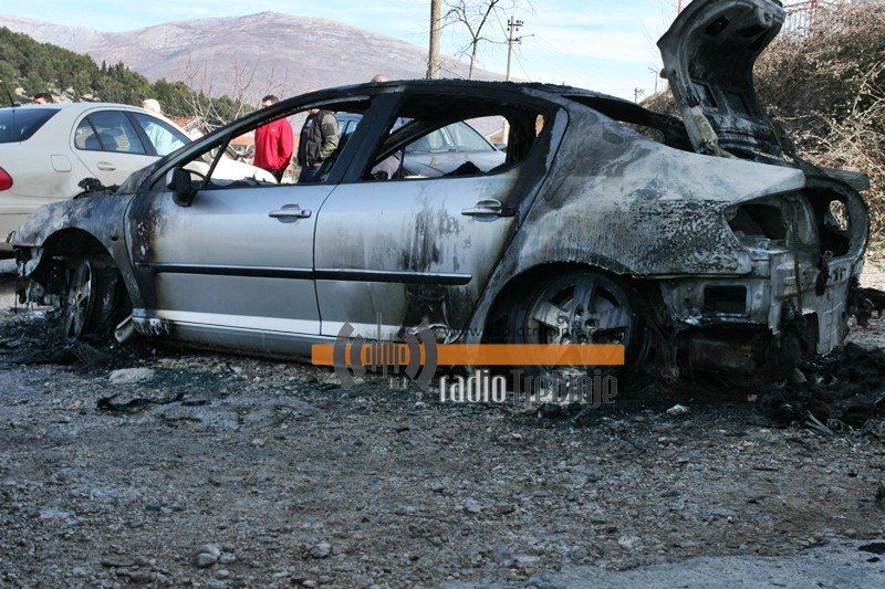 Izgorjelo vozilo, nema povrijeđenih