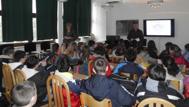 Predavanje za osnovce o opasnostima na društvenim mrežama