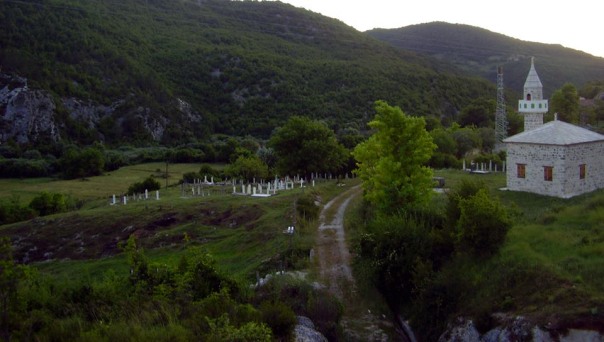 Savo Džajić redovno plaća održavanje džamije