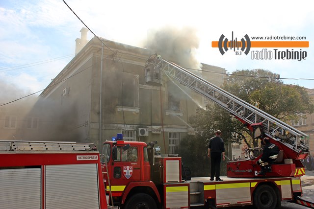 Zgrada Osnovnog suda u plamenu!