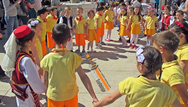 Dječiji osmjesi na ulicama Trebinja (FOTO)