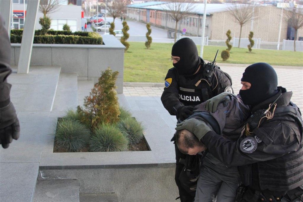 Uhapšeno osam lica zbog ratnih zločina