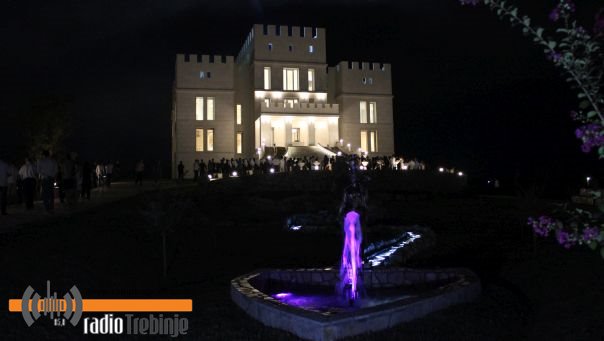 Царство Родољуба Драшковића: Има дворац, а дугује милионе