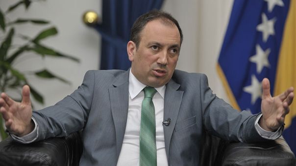 Црнадак: Да ли је и пљачка велеиздаја?