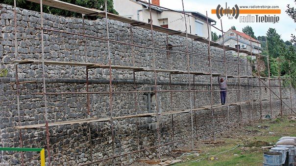 Пројекти обнове кастела: Наставља се санација бедема, планирано и поплочање