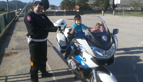 Едукативно предавање за најмлађе школарце