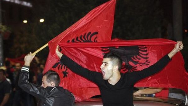 Пријетња албанских хулигана: 