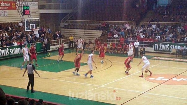 Кошаркаши поражени у Тузли