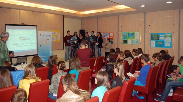 Требињски основци на еколошком самиту