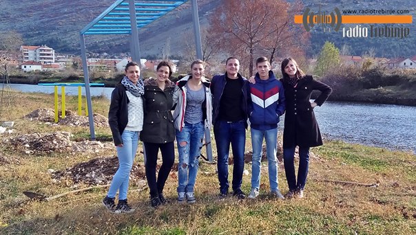 Млади лидери у акцији: Базен у Бреговима добио фискултурни парк