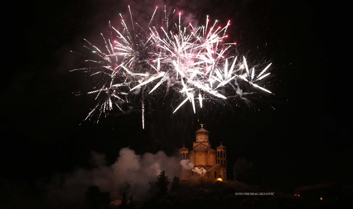 Ватромет у славу Републике (ФОТО)