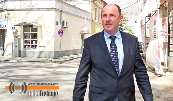 Петровић: Влада ће са својим партнерима градити аеродром