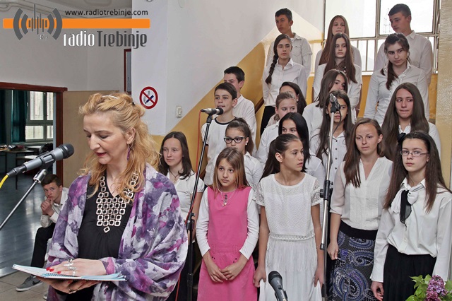 Школа у Петровом Пољу приредбом обиљежила дан Рома (ФОТО)