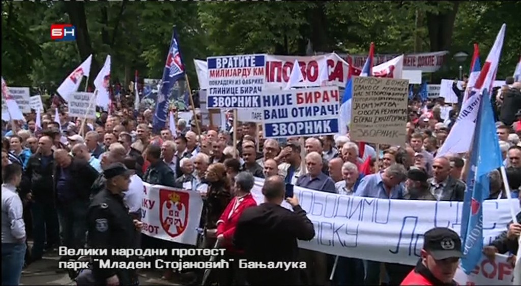 СзП окупио 12 000 - СНСД 8000 грађана