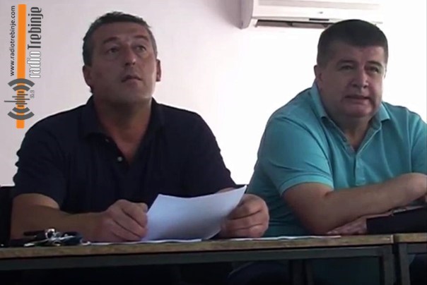 Вучуревић мјештанима Петровог Поља: Ја ћу с вама - ако треба и на барикаде (ВИДЕО)