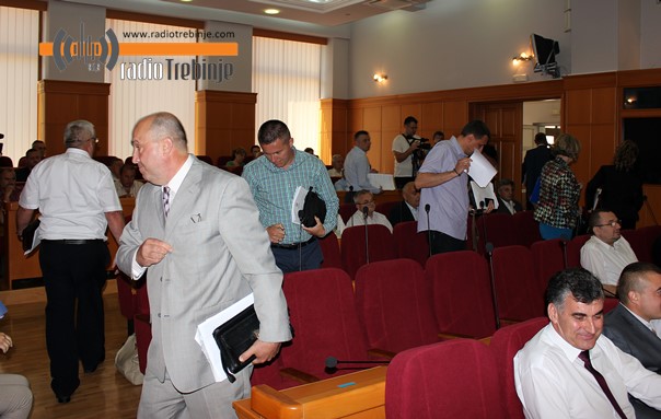 Скупштина града: Опозиција опет напустила засједање (Видео)