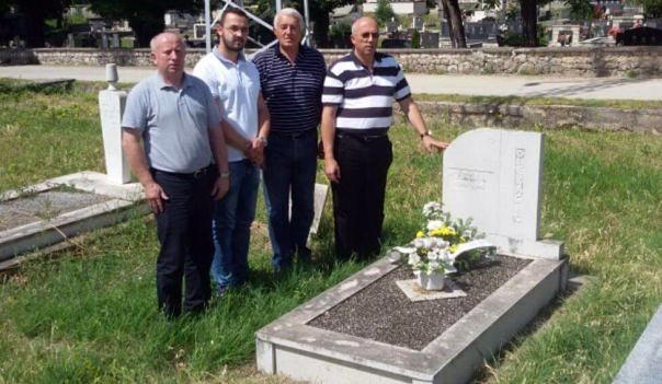 Делегација Алата на гробу Фериде Омерагић