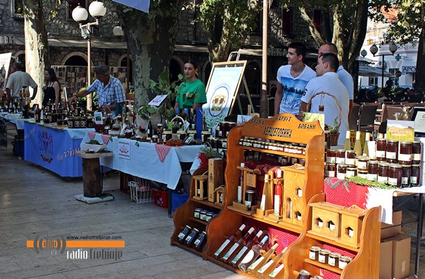 Преображенске свечаности: Требиње у знаку меда и вина