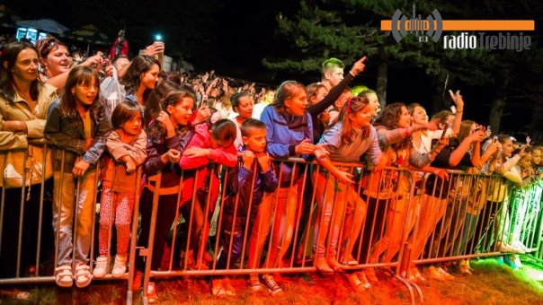 Викенд на Ублима: На сабору и високи бх. функционери