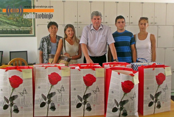 Комплети уџбеника са дјецу без једног родитеља