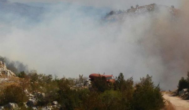 Požar se širi prema Jasenu