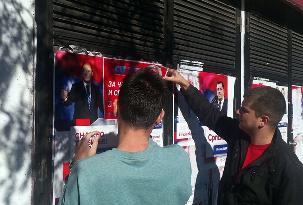 Социјалисти у акцији уклањања плаката