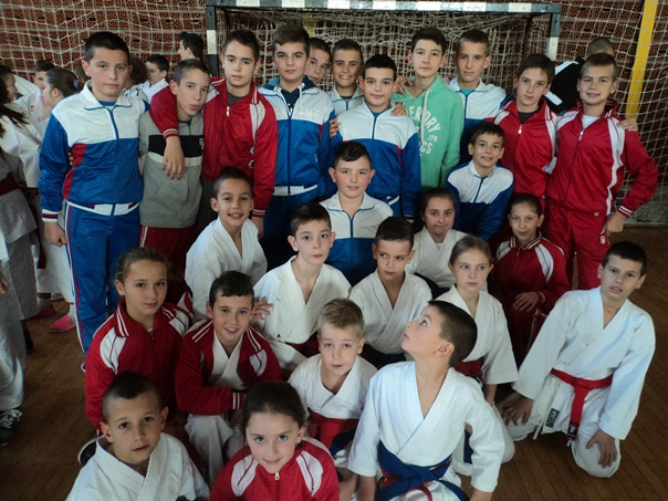 Dvadeset medalja za mlade karatiste u Budvi