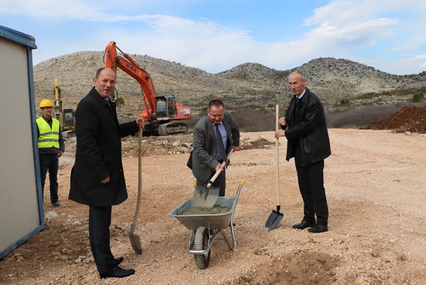 Oзваничен почетак радова на Иваници