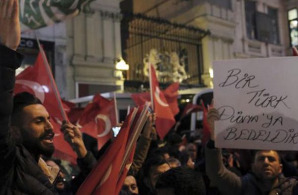 Турска министарка протјерана из Холандије, демонстранти у Ротердаму и Анкари