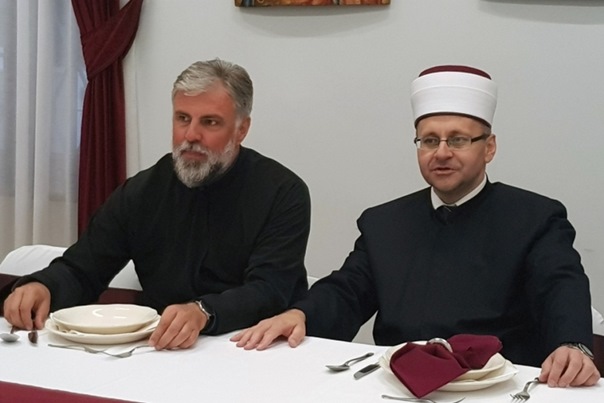 Владика Григорије приредио ифтар за мостарског муфтију