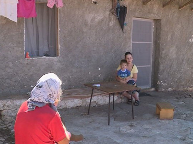 Породица Шкорић се опоравља од посљедица катастрофалног пожара (ВИДЕО)