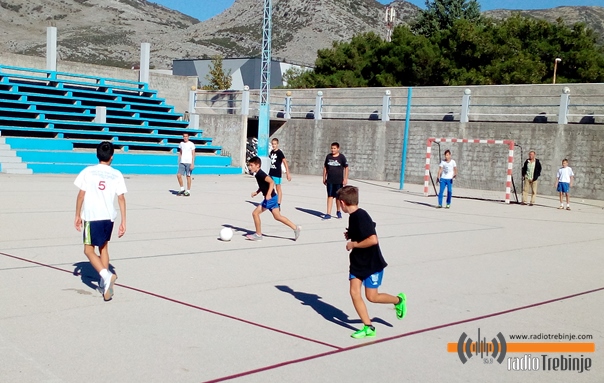 Sportom protiv droge: Mladi Crvenog krsta organizovali turnir za osnovce