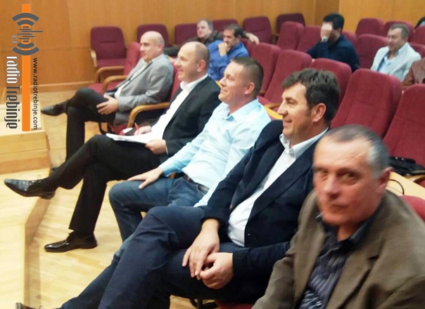 Уједињен рукомет!