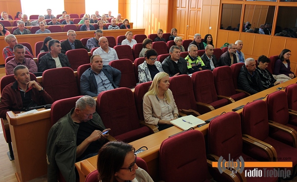 Јавна расправа у Требињу: Закон о раду на испиту