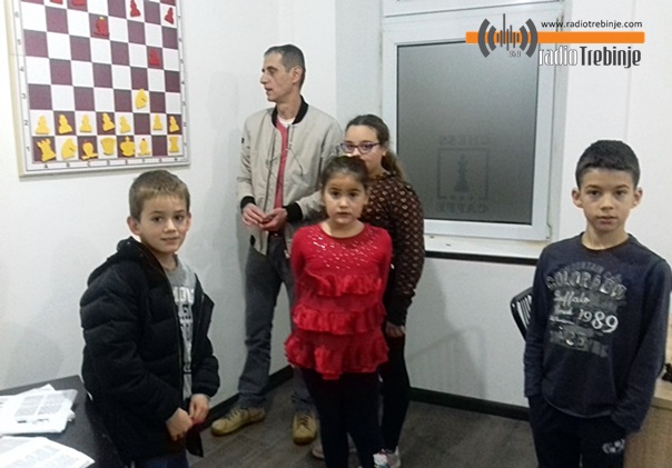 Шах у новом руху