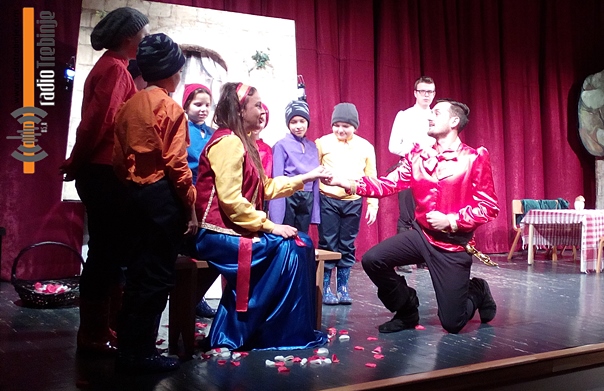 Dječija opera „Snežana i sedam patuljaka“ razveselila trebinjske mališane