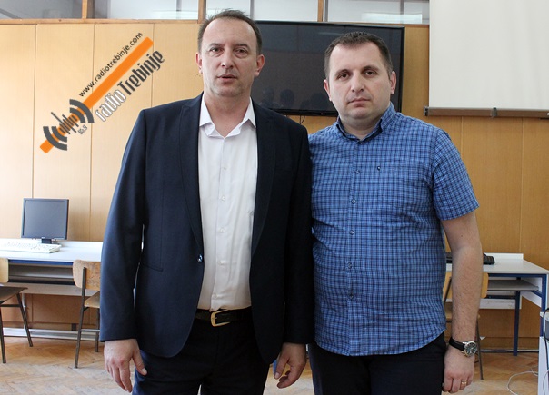 Санел Ћатовић донирао шест комплета рачунарске опреме гимназијалцима