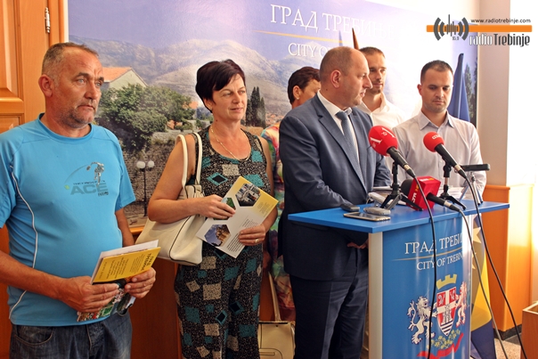 За пољопривреднике 35 пластеника