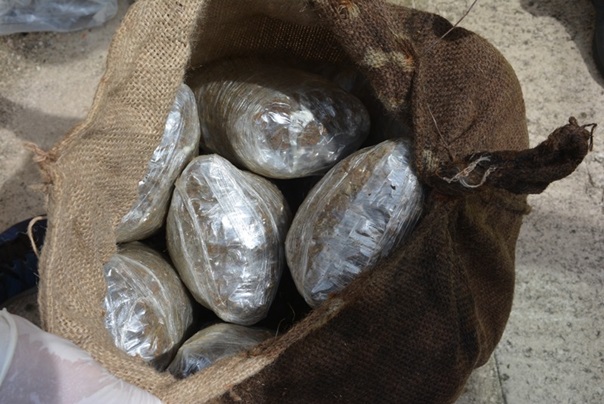 Код Гацка пронађена 73 паковања марихуане