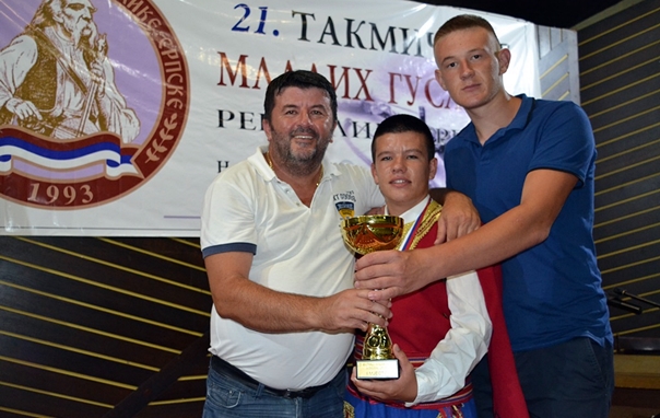 МИТАР ВИШЊИЋ из Требиња – побједник Фестивала младих гуслара у Невесињу