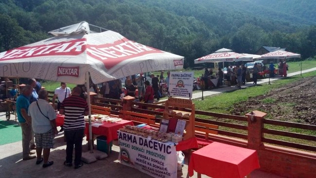 Сајам на Тјентишту: Туристи пробали специјалитете из Херцеговине, Средње Босне, Романије и Црне Горе