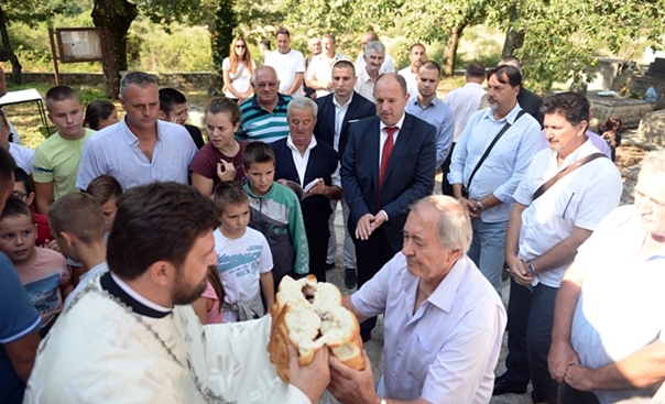 У Шћеници на Бобанима прослављена крсна слава цркве