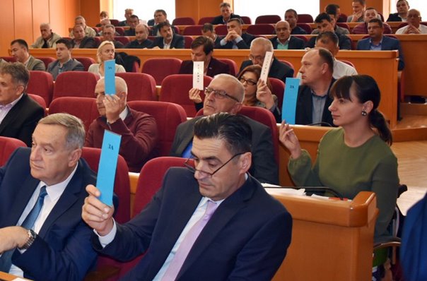 Бегенишић: Нисмо организовано напустили Скупштину због јавних признања