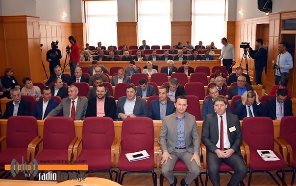 Одлукама о јавним признањима Требиње се захвалило најзаслужнијима