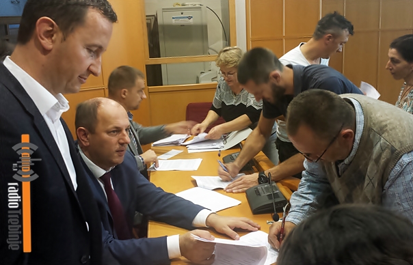 До посла кроз покретање властитог бизниса: ПОТПИСНИ УГОВОРИ О НОВЧАНОЈ ПОДРШЦИ БУДУЋИМ ПРЕДУЗЕТНИЦИМА